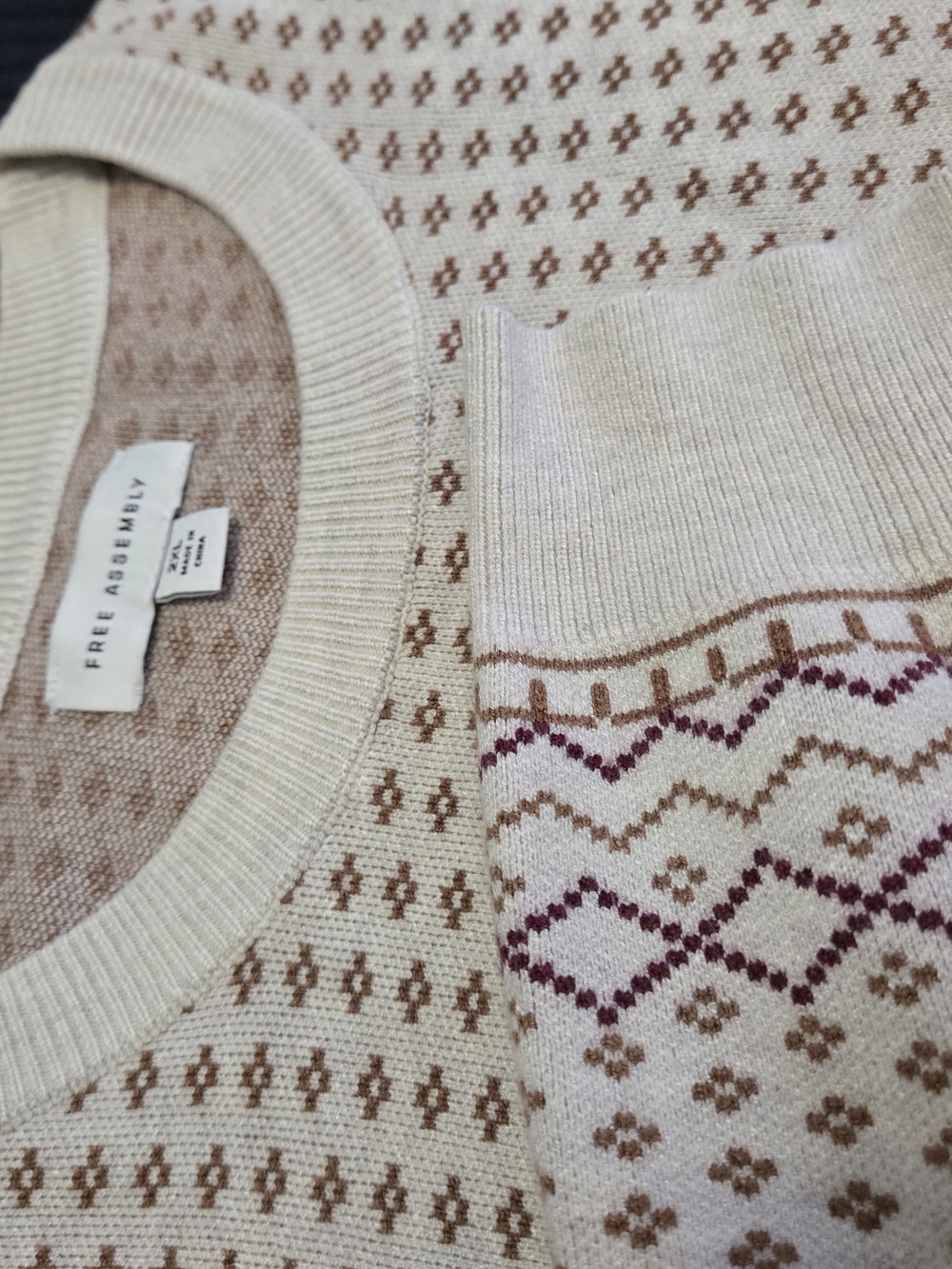 Free Assembly Cream & Tan Patterned Knit Sweater #369